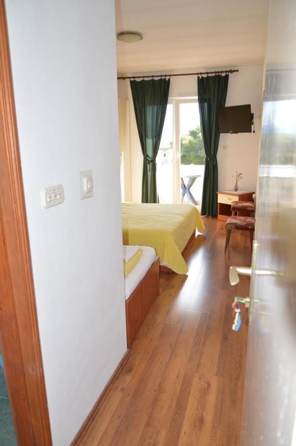 Apartman Mare Drvenik  Bagian luar foto