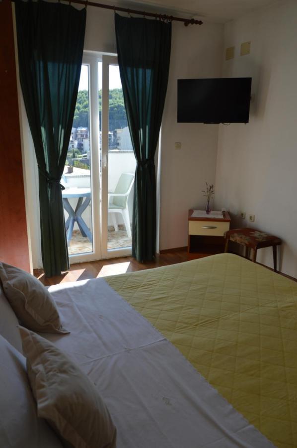 Apartman Mare Drvenik  Bagian luar foto