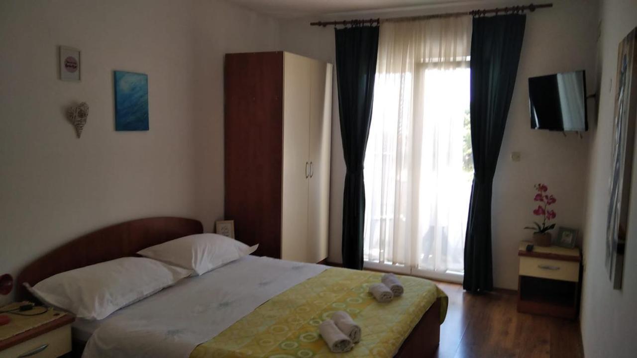 Apartman Mare Drvenik  Bagian luar foto